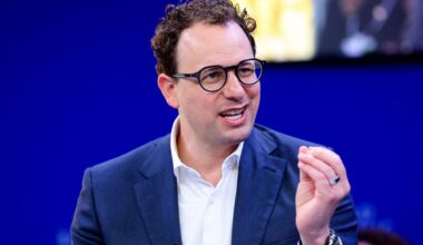 From Silicon Valley to DC, tech world obsessed with AI distillation