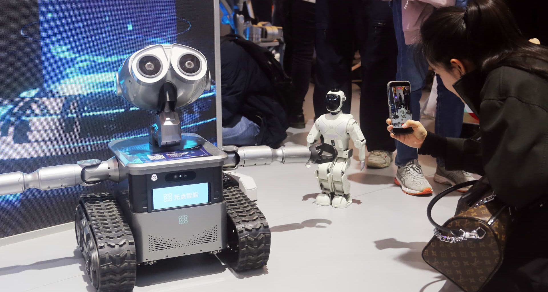 Alibaba-affiliate Ant Group enters the humanoid robot market with 12 deals