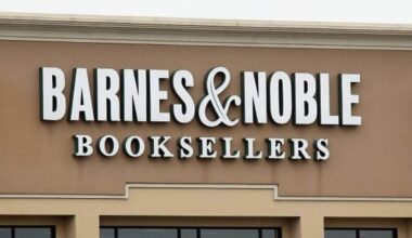 Former Cary Barnes & Noble will become Crunch Fitness gym