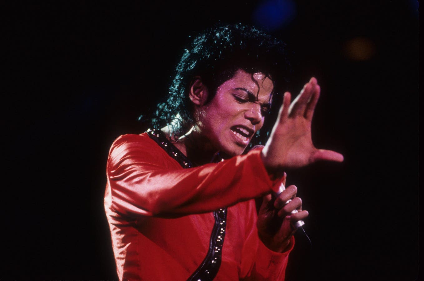 Michael Jackson’s Masterpiece Blocked From No. 1 By One Of Today’s Top Stars