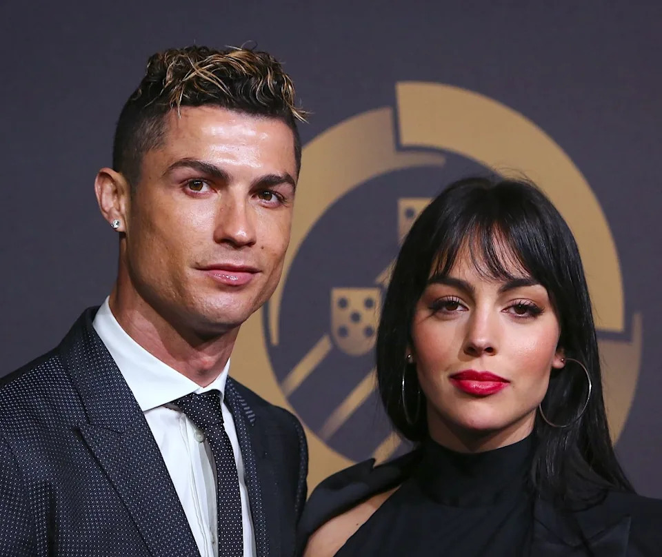 Ronaldo is seen with his longtime love Rodríguez at an award ceremony. ZUMA24.com
