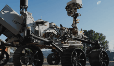 Videos: A Lunar Mars Rover, Floating Robots, and More