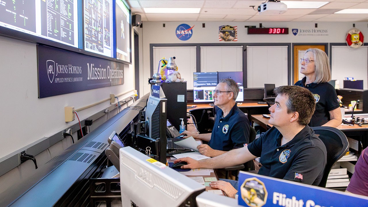NASA’s New Horizons Spacecraft Wakes from Hibernation in Good Health