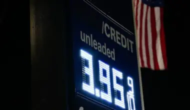 US gas prices jump as Iran war rattles markets