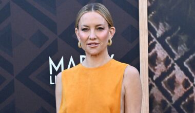 Kate Hudson shows off multiple bikinis on Greek family vacation video