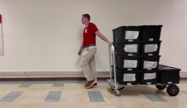Fayetteville hospital volunteers: Students assist in emergency and operating rooms