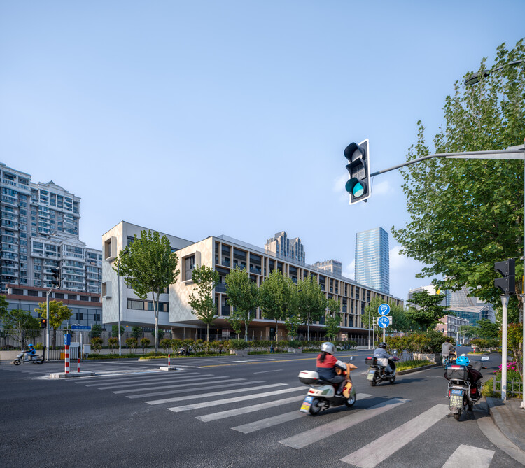 Shanghai Qiyuan Experimental Primary School / Atelier Archmixing - Exterior Photography, Facade
