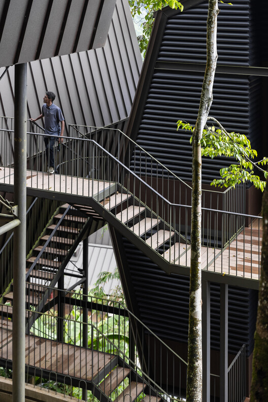Designing for Deconstruction: A Path Toward Post-Waste Architecture - Image 5 of 15