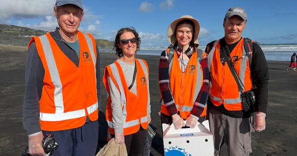 'Don't panic': The volunteers helping New Zealand prepare for bird flu