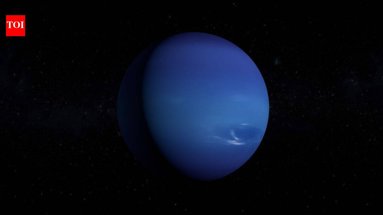 Why Neptune has the fastest winds in he solar system despite receiving 900 times less sunlight than Earth |