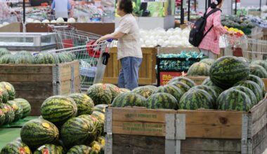 People shop at a discount retailer in Seoul, July 21. Yonhap