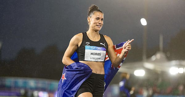 'Wild': Gold for Zoe Hobbs in 100m at Commonwealth Games