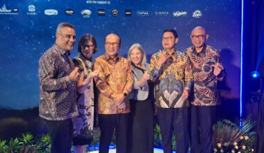 New Zealand Ambassador to Indonesia Philip Taula (left) poses with New Zealand Trade Commissioner in Jakarta Cecilia Shand (second left to right), former Indonesian ambassador to Wellington Tantowi Yahya, New Zealand Ambassador to ASEAN Jane Andersen, Indonesian Drugs and Food Monitoring Agency (BPOM) head Taruna Ikrar and Indonesian Business Council (IBC) chief operating officer William Sabandar during the Matariki Maori New Year dinner event at Kaum restaurant in Menteng, Central Jakarta, on June 30, 2026. The event presented a selection of Indonesian traditional dishes using some ingredients from New Zealand.