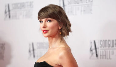 The Best Beauty Moments From Taylor Swift's Fairytale Wedding