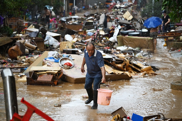 TOPSHOT-CHINA-WEATHER-FLOODS