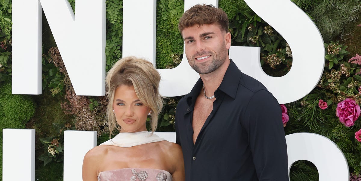 "Just married": Love Island favourites Molly Smith and Tom Clare share loved-up wedding picture