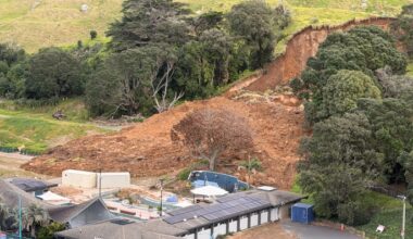 SunLive - Road closure after Mount Maunganui slips