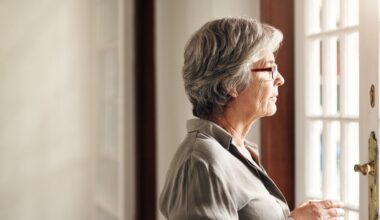 Doctors Explain Differences Between Dementia and Alzheimer's