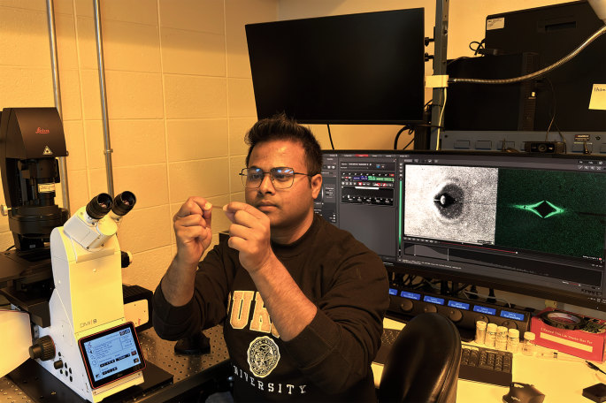 Measuring stress inside composites with mechanophores