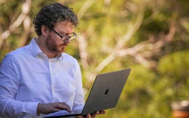 Chris Wade went on to build his career in the US and eventually created a cybersecurity company. (ABC News: Chris Gillette)
