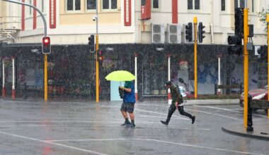 'Grunty weekend ahead': Cold snap brings snow, wind, rain and thunderstorms - NZ Herald