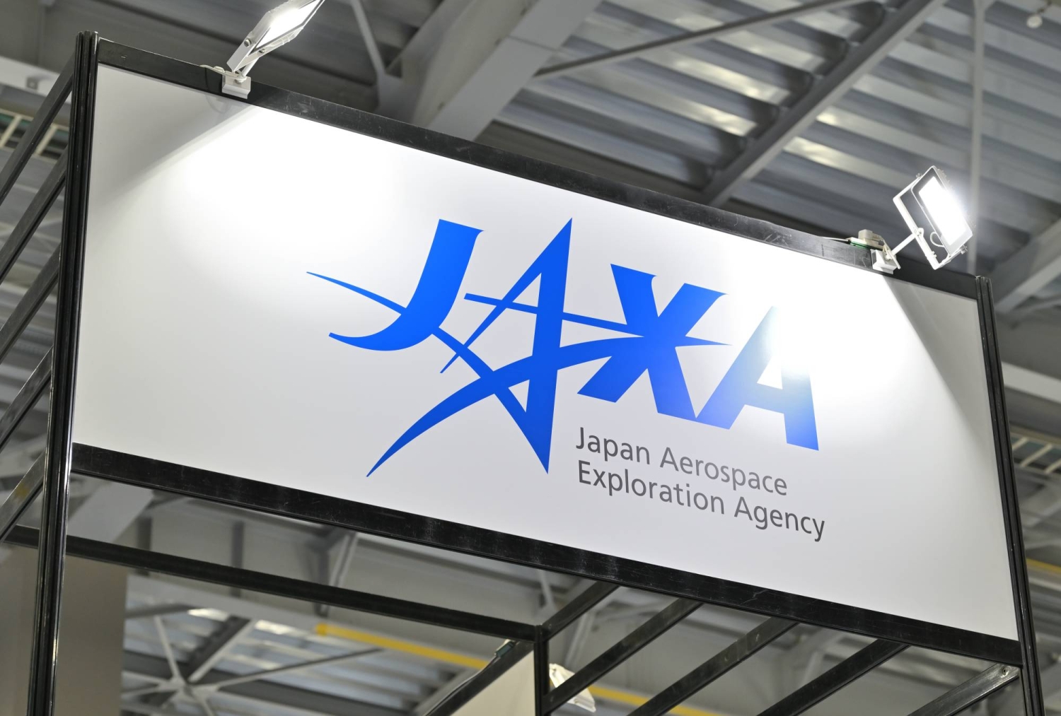 Japan successfully launches and lands reusable rocket