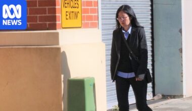 Surgical registration of Dr Liu-Ming Schmidt suspended after patient complaints