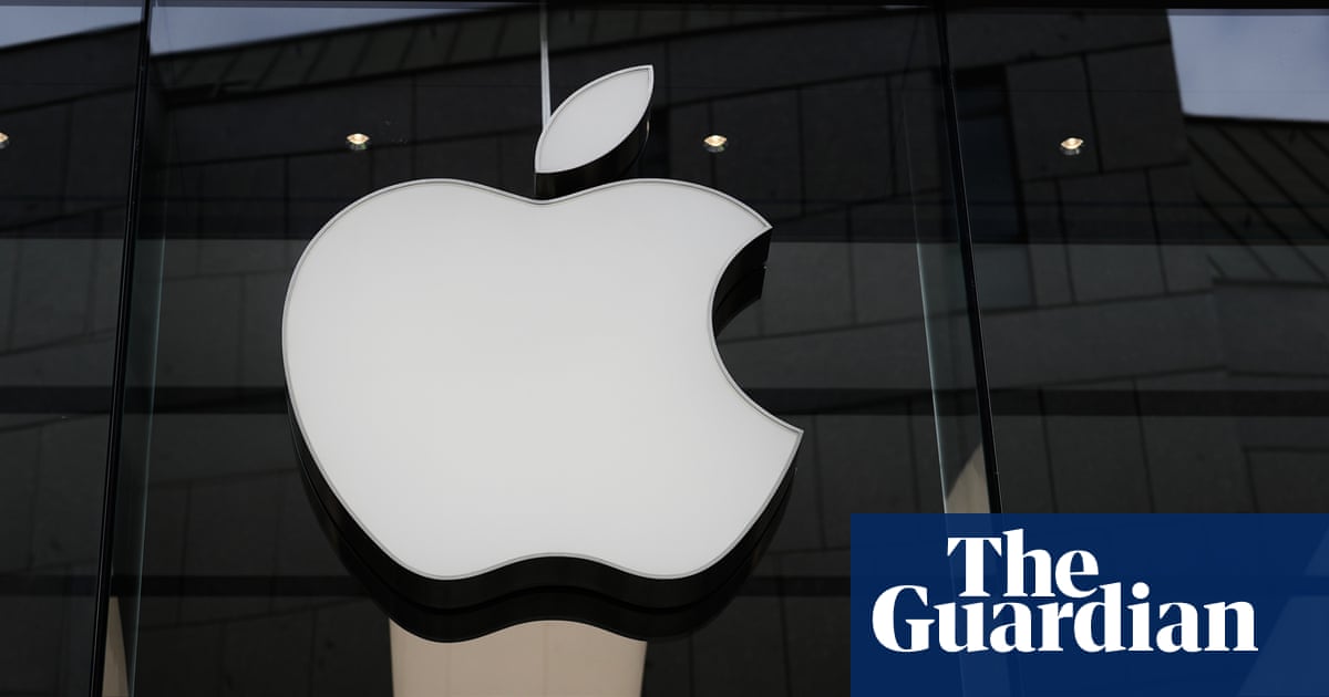 Apple becomes second $5tn company as investors flee AI stocks | Apple