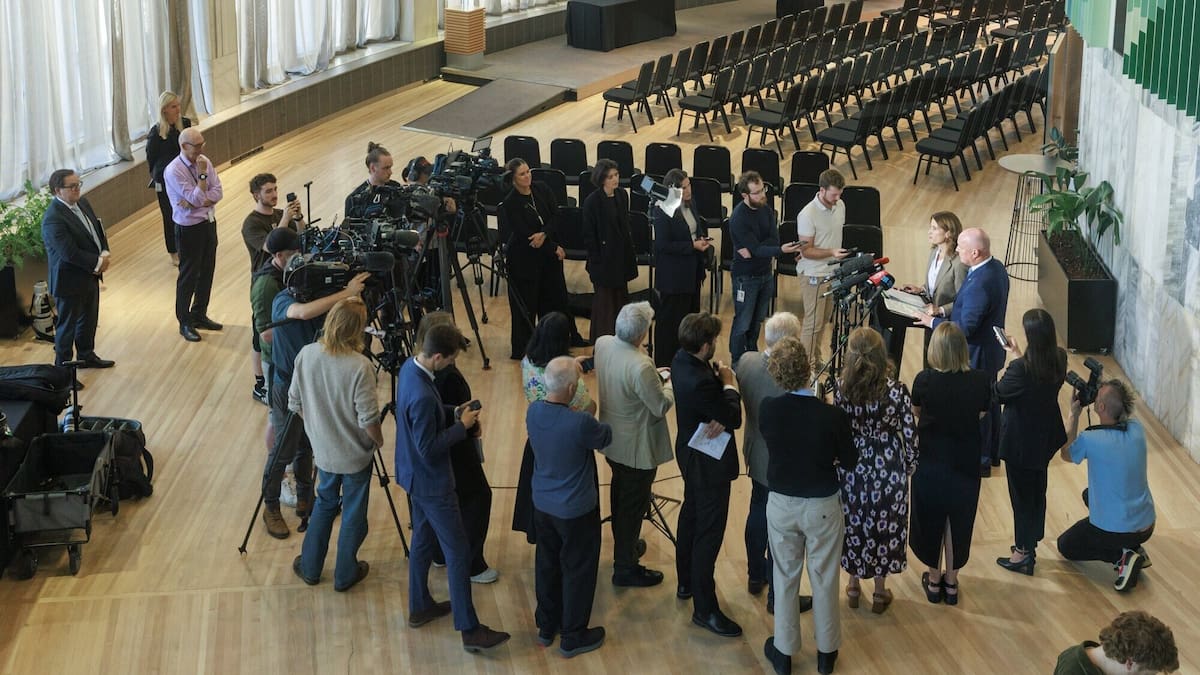 The myth of media trust - Vaughn Davis