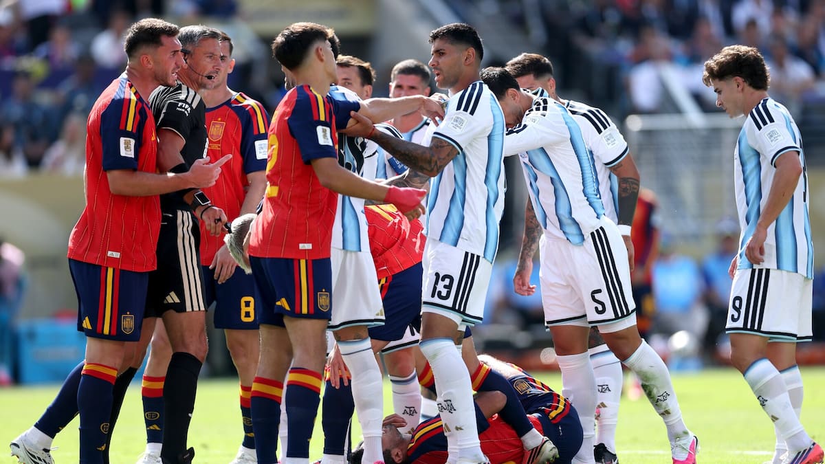 World Cup final chaos: Argentina players lash out after Spain win