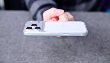 High memory costs curb China phone sales despite Apple deals