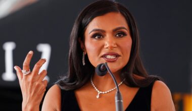 Mindy Kaling Told Tina Fey, Amy Poehler She Wanted To 'Lose 30 Pounds' — And Their Reply Shocked Her