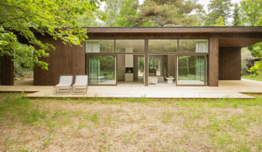 Behold this timber holiday house near Denmark’s largest lake