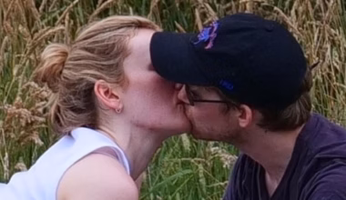 Steamy public sighting of new celeb couple