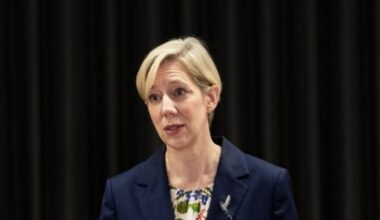 Reserve Bank hikes Official Cash Rate to 2.5% - NZ Herald