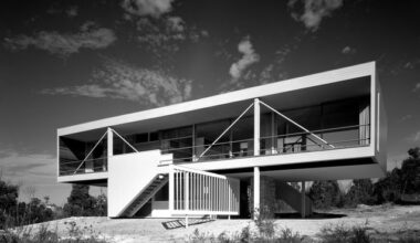 Harry Seidler retrospective arrives in Sydney after Venice debut