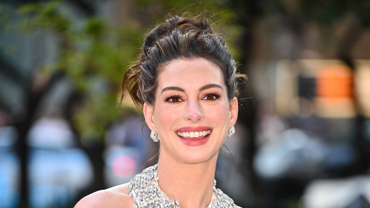 Anne Hathaway says The Princess Diaries 3 is back on track after script rewrite