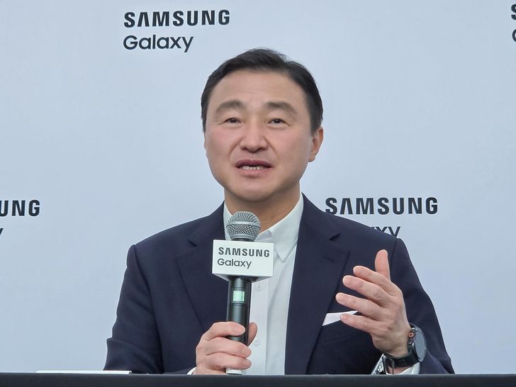 Samsung Electronics co-CEO and Head of Device Experience Division Roh Tae-moon speaks during a press conference on the sidelines of Galaxy Unpacked 2026 at Old Billingsgate in London, Wednesday (local time). Courtesy of Samsung Electronics