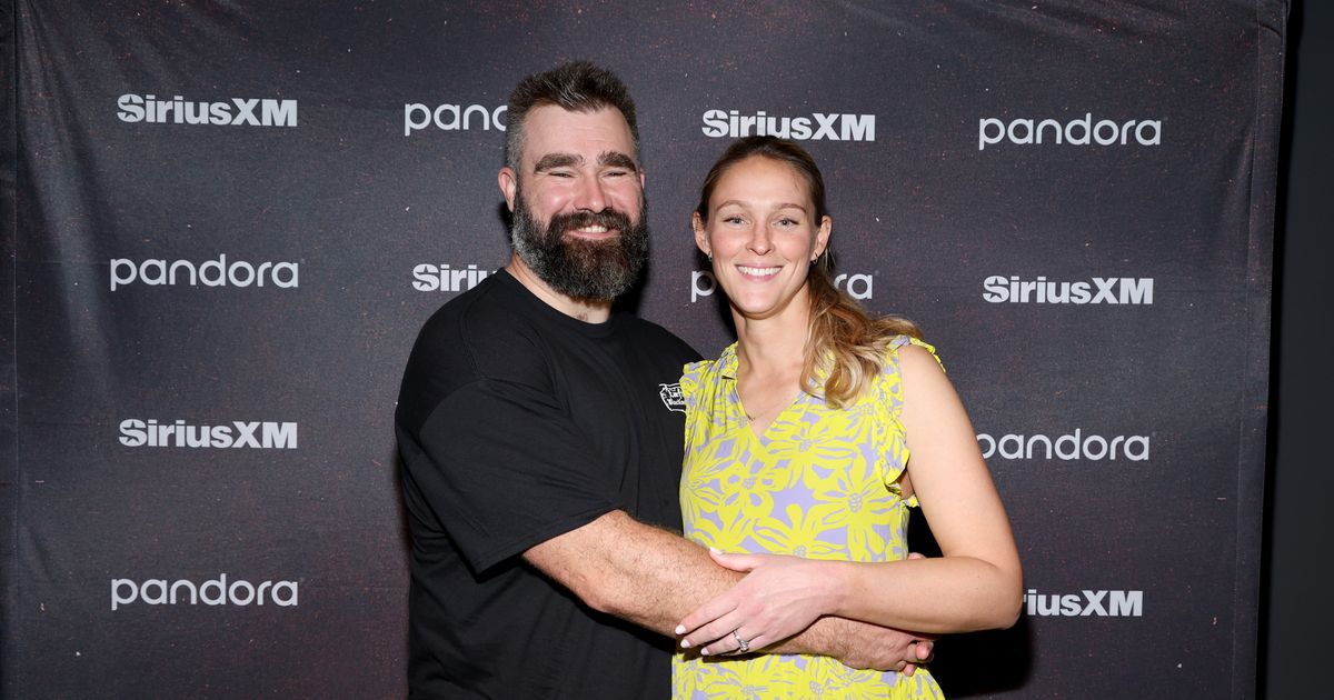 Jason & Kylie Kelce Talk Taylor Swift, Travis Kelce Wedding