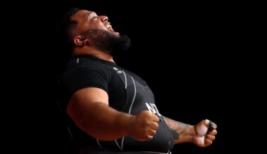 David Liti snatches gold with final lift for third consecutive Commonwealth Games medal - stuff.co.nz