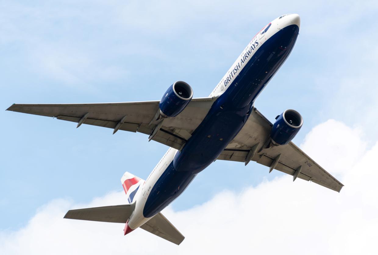 All three British Airways pilots fall ill with suspected food poisoning during 11-hour flight - Stuff