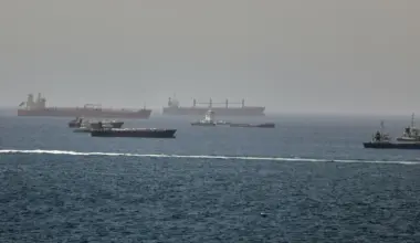 US demands Iran publicly state the Strait of Hormuz is open, and ships won’t be attacked, officials say - Stuff