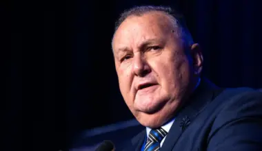 There's an irony to Shane Jones' knee pads jibe. And there's a bigger question to consider - Stuff