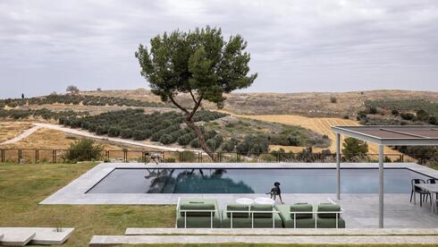 Israel’s most beautiful home: blend of raw concrete with sweeping nature views