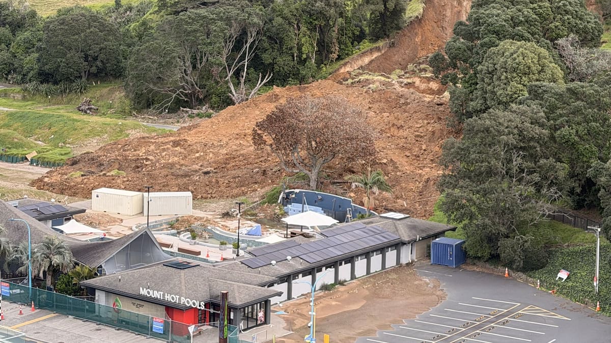 'Major regression': Road closed after Mauao slip at site of deadly landslide - NZ Herald