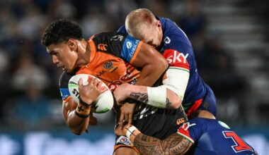 Warriors: Luke Laulilii and Riley Price signed as finals push begins