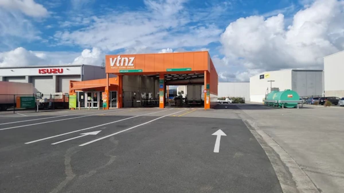 Hundreds of drivers ordered to resit tests after NZTA suspends officers
