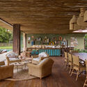 Roots House / Studio Gontijo Arquitetura - Interior Photography, Living Room, Wood, Chair