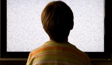Watching Too Much TV May Actually Rot Your Brain After All, Study Finds : ScienceAlert