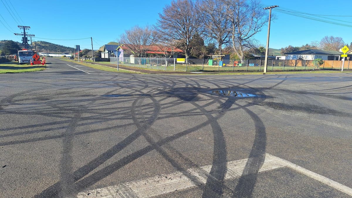 Takapau man calls for hui after boy racers seen hanging out of vehicle doing burnouts